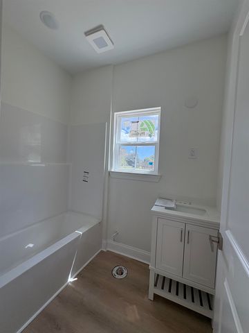 4340 Mineola Ave., Little River, SC 29566