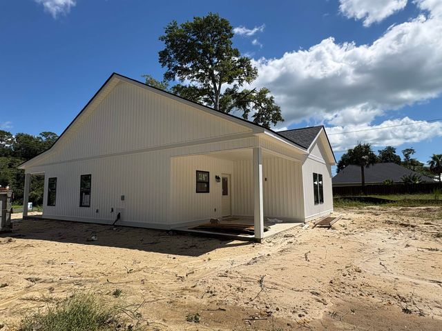 4340 Mineola Ave., Little River, SC 29566