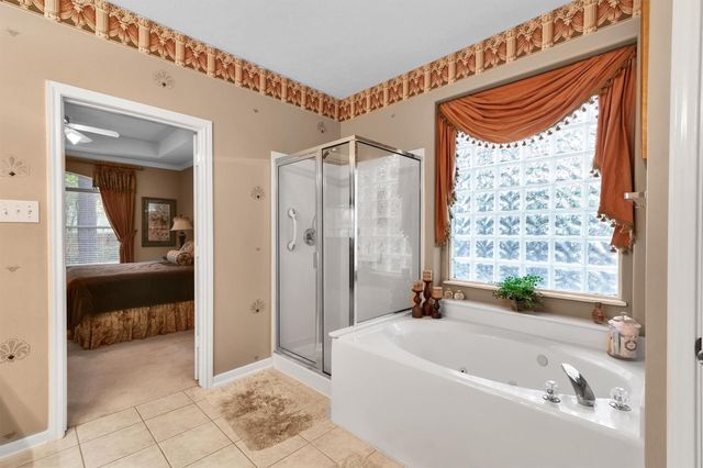 10 Clarewood Court, The Woodlands, TX 77385