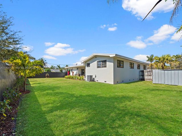 9320 SW 125th Ter, Miami, FL 33176