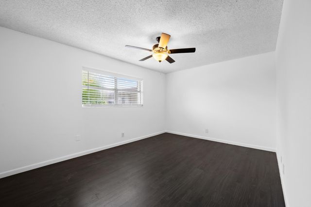 430 SE 2ND Avenue 21, Deerfield Beach, FL 33441