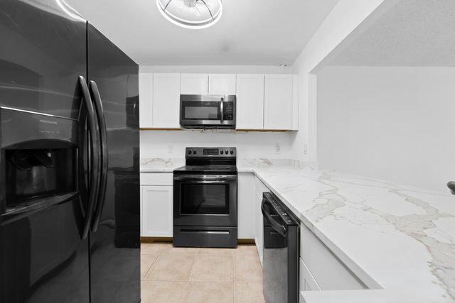 430 SE 2ND Avenue 21, Deerfield Beach, FL 33441
