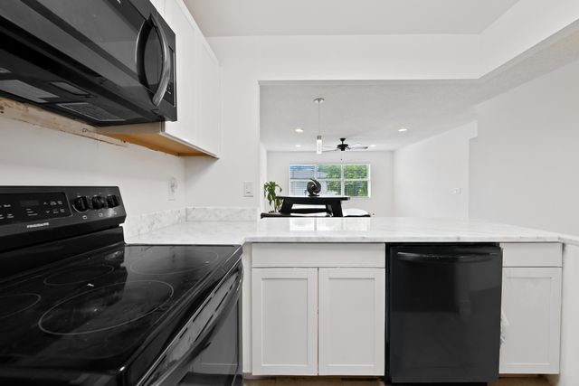430 SE 2ND Avenue 21, Deerfield Beach, FL 33441