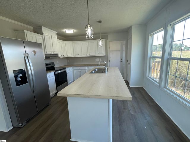 506 Harris Bridge Road, Woodruff, SC 29388