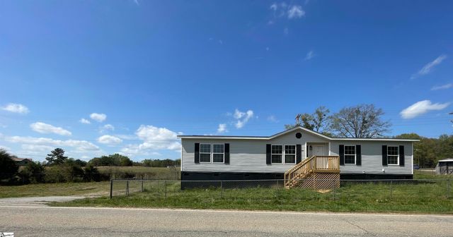 506 Harris Bridge Road, Woodruff, SC 29388