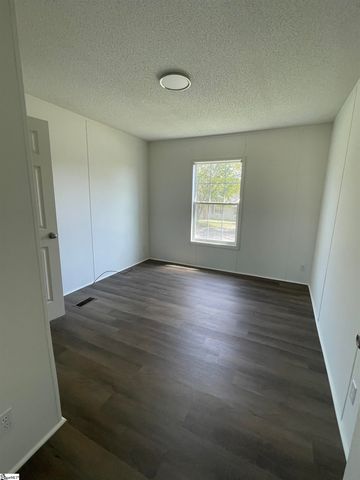 506 Harris Bridge Road, Woodruff, SC 29388