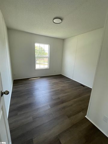 506 Harris Bridge Road, Woodruff, SC 29388