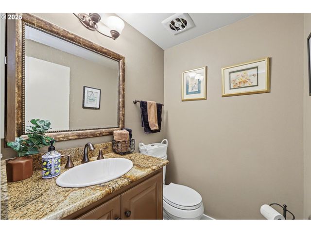 21 WESTBROOK Way, Eugene, OR 97405