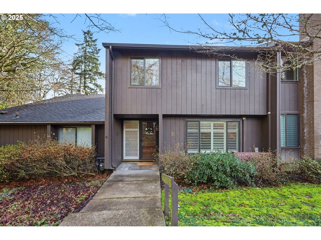 21 WESTBROOK Way, Eugene, OR 97405