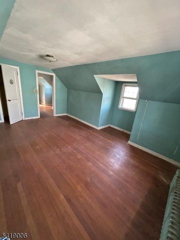 12 Ferry Hts, Fair Lawn Boro, NJ 07410