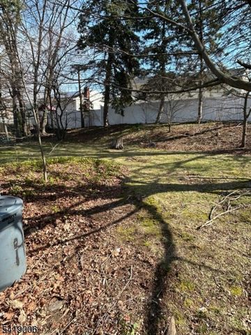 12 Ferry Hts, Fair Lawn Boro, NJ 07410