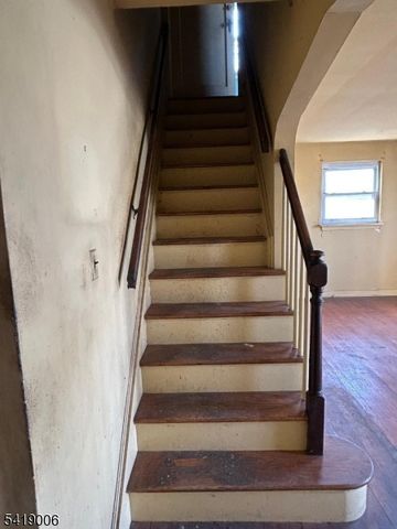 12 Ferry Hts, Fair Lawn Boro, NJ 07410