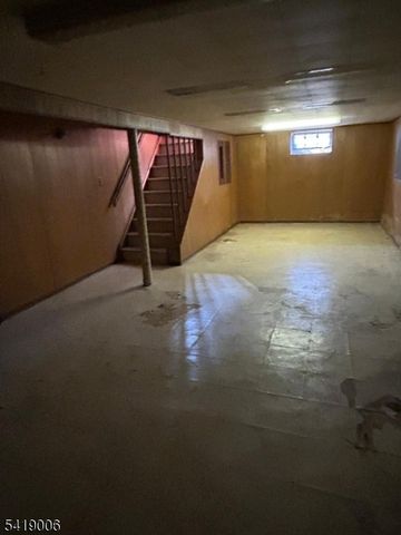 12 Ferry Hts, Fair Lawn Boro, NJ 07410