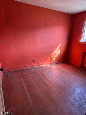 12 Ferry Hts, Fair Lawn Boro, NJ 07410