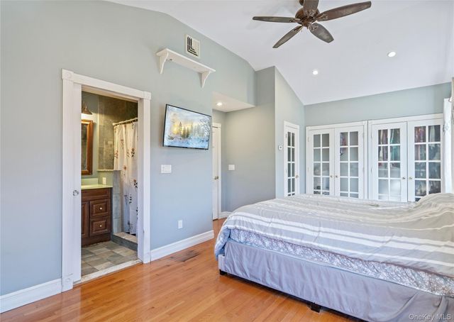 7 Washington Avenue, Miller Place, NY 11764