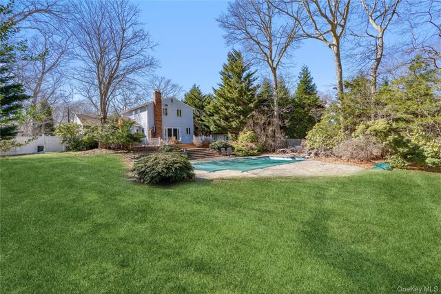 7 Washington Avenue, Miller Place, NY 11764