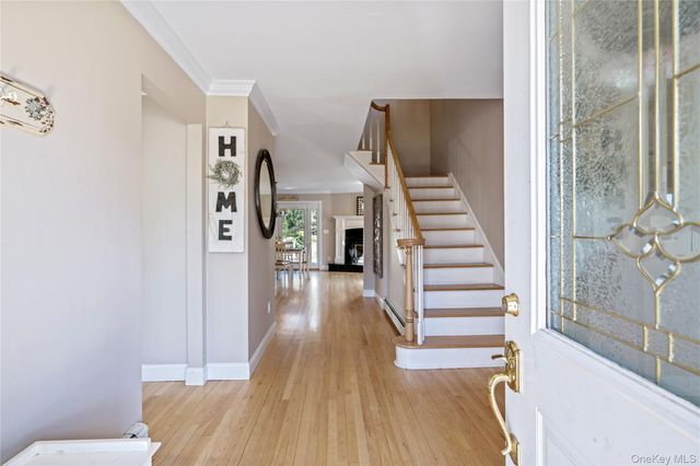 7 Washington Avenue, Miller Place, NY 11764