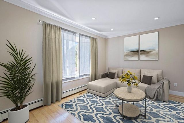 7 Washington Avenue, Miller Place, NY 11764