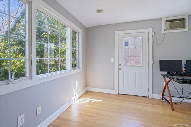 7 Washington Avenue, Miller Place, NY 11764