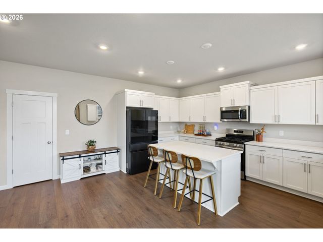 6463 Se 21ST St, Gresham, OR 97080