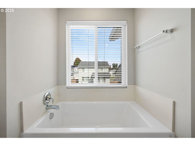 6463 Se 21ST St, Gresham, OR 97080