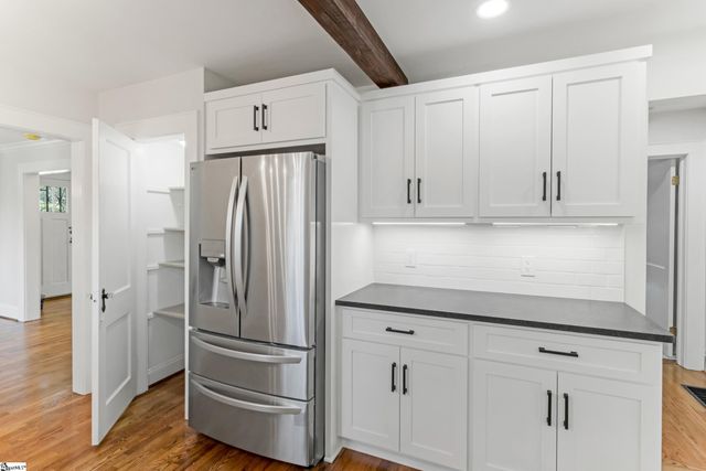 6 Beverly Avenue, Greenville, SC 29605