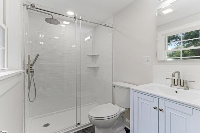 6 Beverly Avenue, Greenville, SC 29605