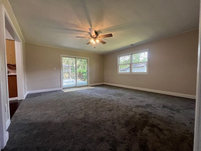 16260 W Arlington Drive, Libertyville, IL 60048