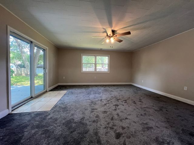 16260 W Arlington Drive, Libertyville, IL 60048