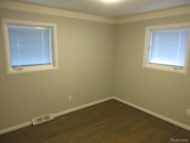 1236 Jenifer Avenue, Madison Heights, MI 48071