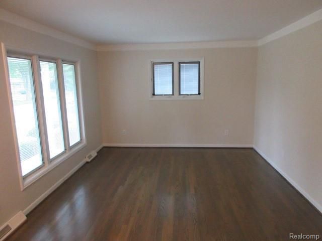 1236 Jenifer Avenue, Madison Heights, MI 48071