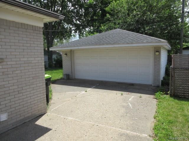 1236 Jenifer Avenue, Madison Heights, MI 48071