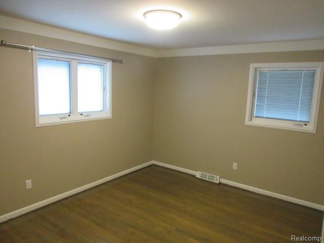 1236 Jenifer Avenue, Madison Heights, MI 48071