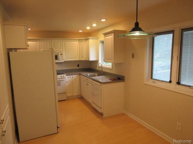 1236 Jenifer Avenue, Madison Heights, MI 48071