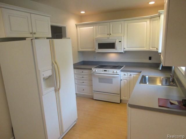 1236 Jenifer Avenue, Madison Heights, MI 48071