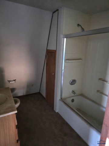 7015 GREENFIELD DR, Rapid City, SD 57701