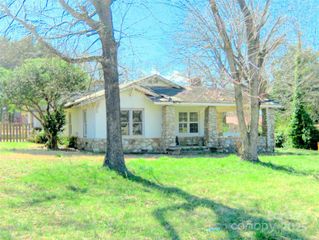 2033 Shelby Road, Kings Mountain, NC 28086