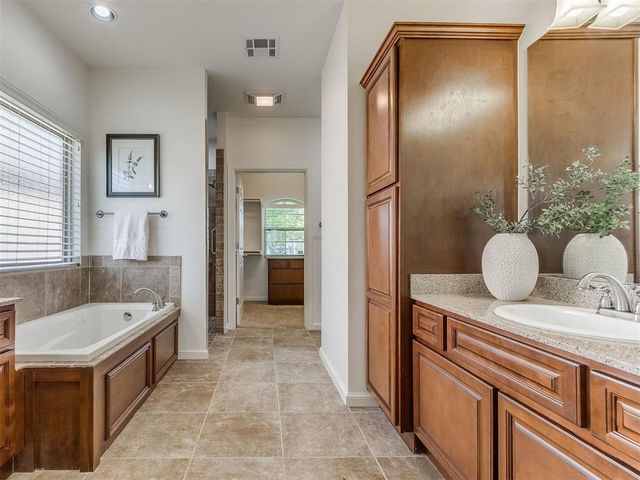 8413 NW 124th Circle, Oklahoma City, OK 73142