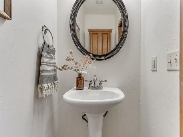8413 NW 124th Circle, Oklahoma City, OK 73142