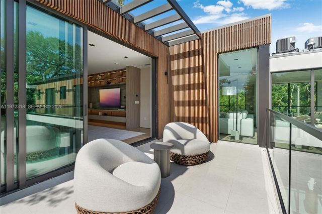 2800 Calusa St, Miami, FL 33133