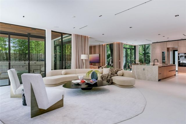 2800 Calusa St, Miami, FL 33133