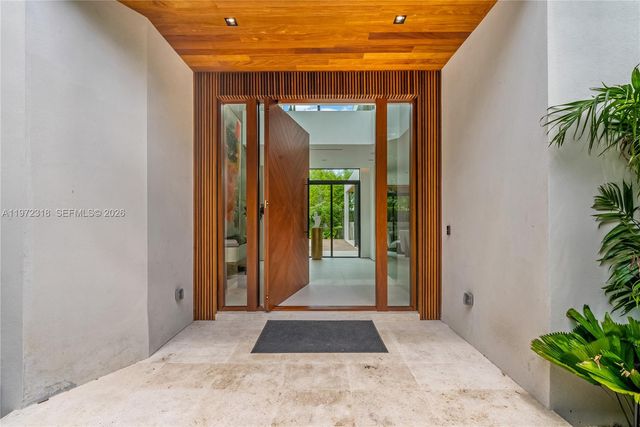 2800 Calusa St, Miami, FL 33133