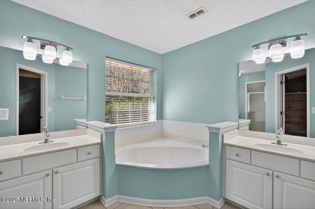 2472 MOON HARBOR Way, Middleburg, FL 32068