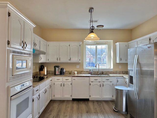 166 S RAIN HOLLOW CIR, Collierville, TN 38017