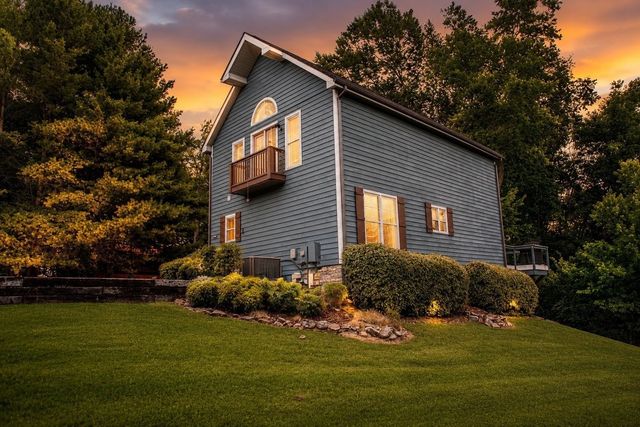 105 Bay Dr, Lancaster, TN 38569