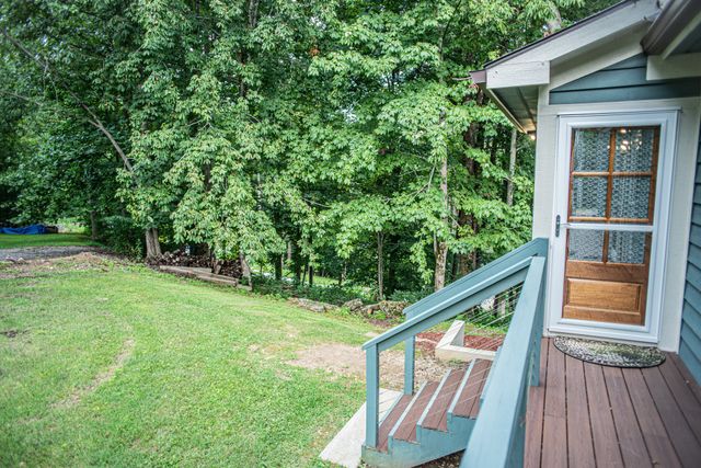 105 Bay Dr, Lancaster, TN 38569