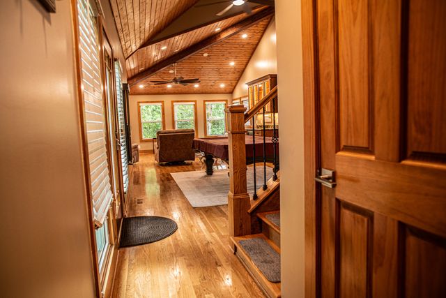 105 Bay Dr, Lancaster, TN 38569