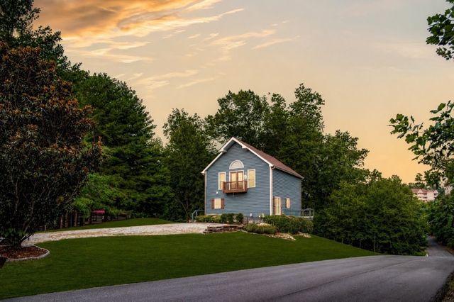105 Bay Dr, Lancaster, TN 38569