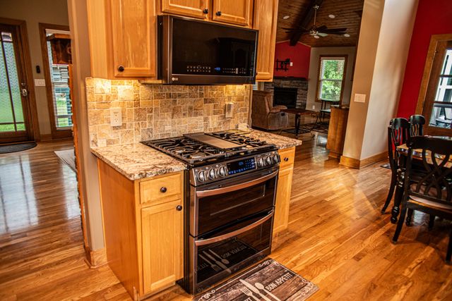 105 Bay Dr, Lancaster, TN 38569