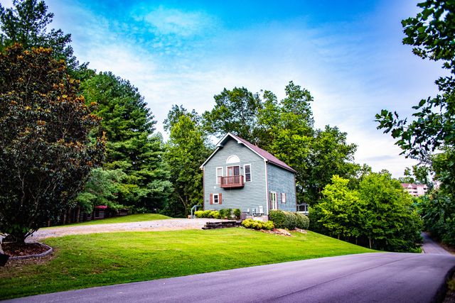 105 Bay Dr, Lancaster, TN 38569